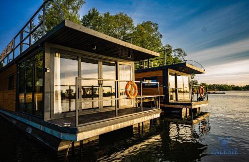 Chełmza Apartamento | Domki na wodzie - Houseboats Zalesie with sauna