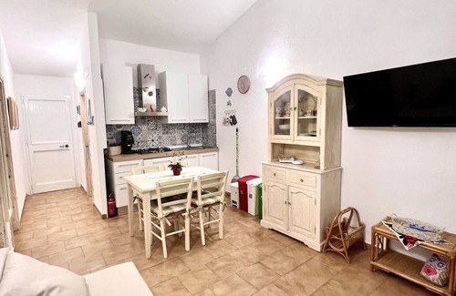 Porto Pollo Apartamento | DOMUS HENRICUS -THREEROOM APARTMENT IN PORTO POLLO 400 Meters from the sea
