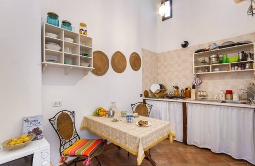 Squinzano Apartamento | Domus Perrone with patio&garden! 10min from sea!