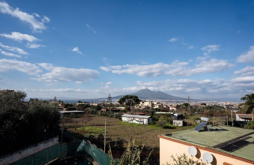 Gragnano Apartamento | Domus Vesuvinum, a secret place within walking distance of Amalfi and Pompeii and Naples