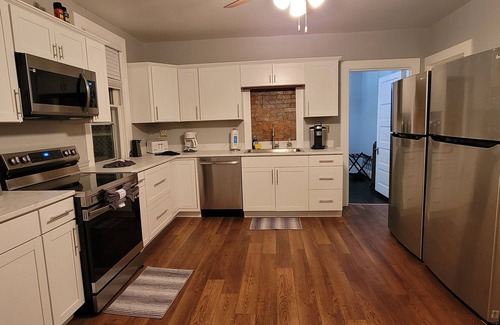Tremont Casa | Don's Welcome Inn - In the Heart of Tremont
