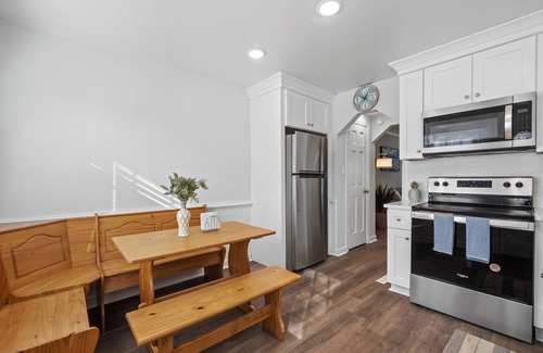 Chic's Beach Condominio | Don't Miss Out on a Fully Updated Condo Less Than 200ft to the Beach Entrance!!