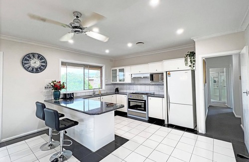 Doncaster Casa | Doncaster Brick Family Home