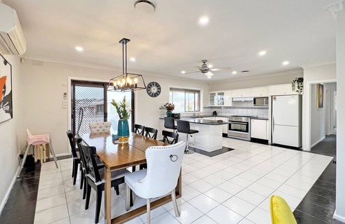 Doncaster Casa | Doncaster Brick Family Home