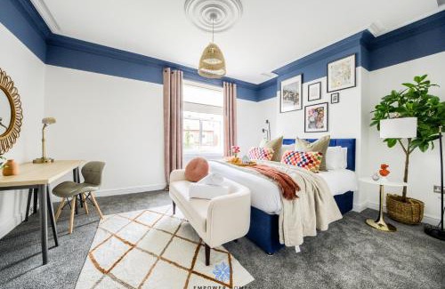 Doncaster Casa | Doncaster Large Luxury 3 Bedroom House, Sleeps 8, City Centre, Racecourse, Free Parking, by EMPOWER HOMES