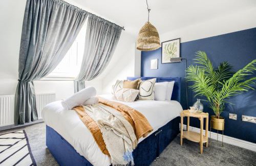 Doncaster Casa | Doncaster Large Luxury 3 Bedroom House, Sleeps 8, City Centre, Racecourse, Free Parking, by EMPOWER HOMES