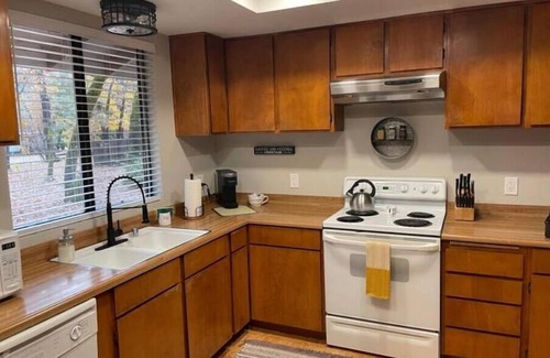 Lakehead-Lakeshore Cabina | Doney Creek Cabin