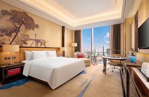 Dongguan City Center Hotel | Dongguan Wanda Vista Hotel - During the Canton Fair, free shuttle buses will be provided to the Canton Fair exhibition hall, and check-out will be delayed until 3:00 pm