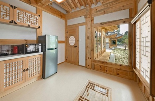 Donghae Casa | Donghae Hanok Donganjae Pension