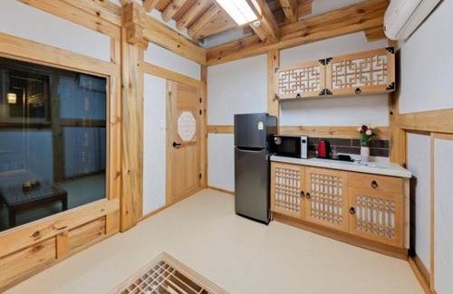Donghae Casa | Donghae Hanok Donganjae Pension