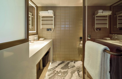 Huaihai Road Commercial Area Hotel | Donghu Collection Hotel Shanghai
