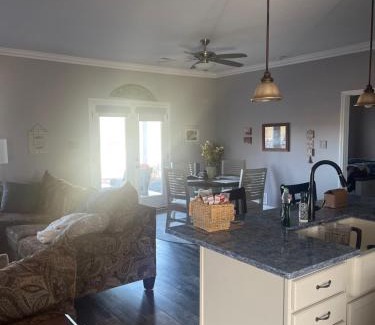 Loudon Casa | Donna’s Sunset Meadow
