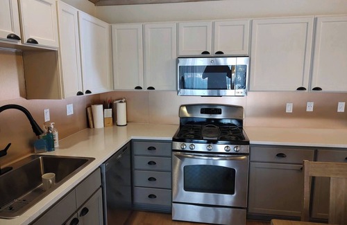 Truckee Cabina | Estilo moderno, Bañera de hidromasaje, Parrilla, Cocina del chef, Minutos a centros turísticos, Se admiten perros