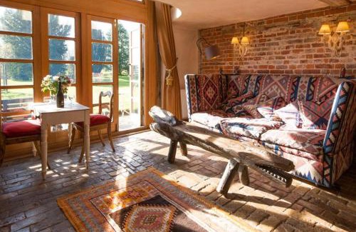 Sudbury Casa | Dons Barn a Stunning cottage just a walk across the fields to a great pub