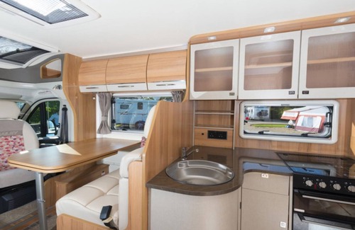 West Bridgford Casa | Autocaravana Doodles - Bailey Autograph Approach 745