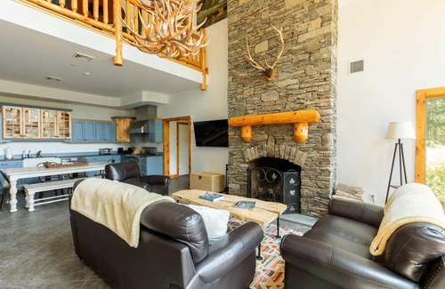 Ancram Casa | Doodletown Cabin: Pond—Outdoor Dining—Games Barn!