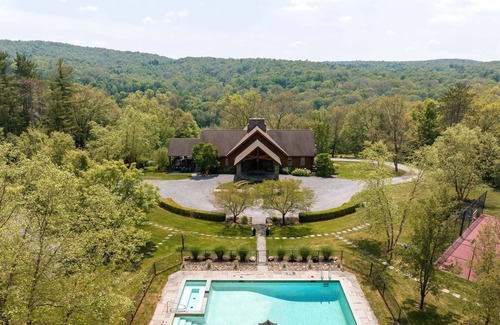 Ancram Casa | Doodletown Lodge & Cabin: Pool—Pickleball—Tennis++