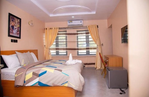 Ibadan Hotel | Dopad Hills Hotel and Suites