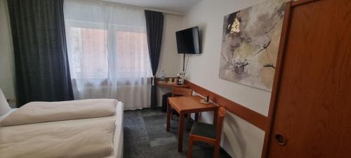 Fernwald Casa | Doppelbett - Gästezimmer - No 40 - 11min von Gießen 8,4km in Fernwald-Steinbach