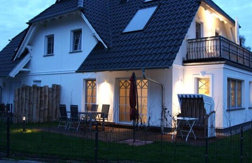 Born auf dem Darss Casa | Doppelhaushälfte mit Balkon und Terrasse in Ruhiger Lage