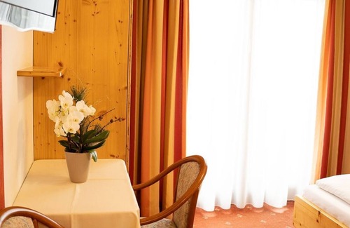 Feldkirchen in Kaernten Cama Y Desayuno | Doppelzimmer mit Balkon, Dusche, WC - Pension Fischinger