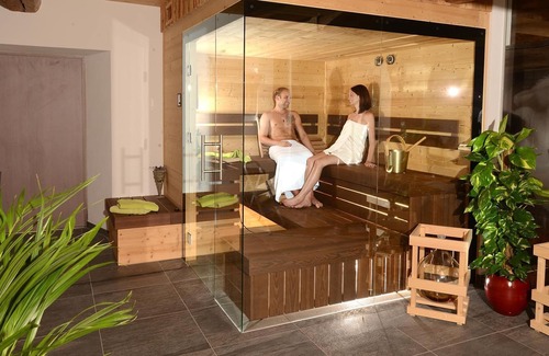 Falkenburg Apartamento | Doppelzimmer "grimmingliab" - Urlaub im Stall