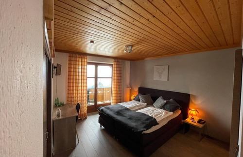 Millstatt Cama Y Desayuno | Doppelzimmer 12, WC und Dusche Getrennt, Südbalkon - Hotel-gasthof Lammersdorf