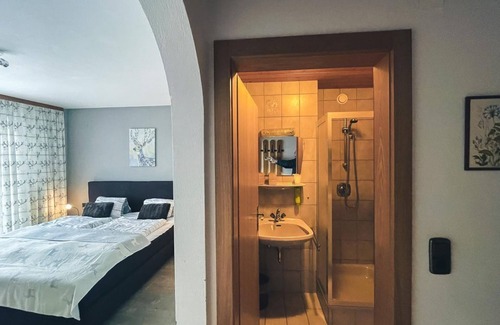 Millstatt Cama Y Desayuno | Doppelzimmer 4, WC und Dusche Getrennt, Südbalkon - Hotel-gasthof Lammersdorf