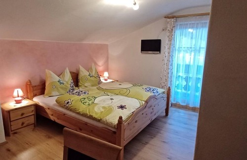 Rauris Otro | Doppelzimmer 5 , Dusche, WC, Balkon - Bruderhof