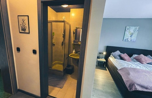 Millstatt Cama Y Desayuno | Doppelzimmer 5, WC und Dusche Getrennt, Südbalkon - Hotel-gasthof Lammersdorf