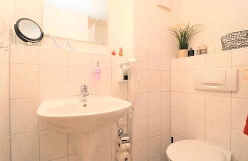 Ostseebad Wustrow Apartamento | Doppelzimmer mit Balkon Direkt am Hafen von Wustrow