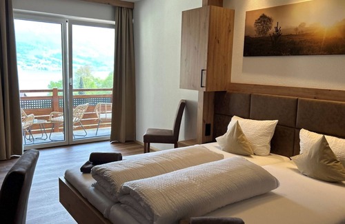 Nussdorf am Attersee Otro | Doppelzimmer - Gasthof Steinbichler - Most- und Wildbauernhof Groiss