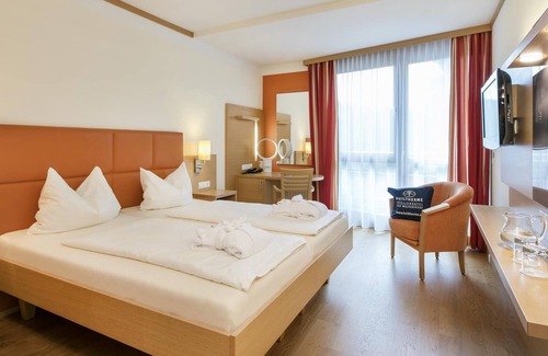 Wagerberg Casa | Doppelzimmer mit Balkon - Quellenhotel Heiltherme Bad Waltersdorf