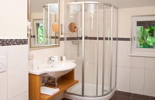 Haus im Ennstal Casa | Doppelzimmer mit Dusche, WC - Classic - Panoramahotel Gürtl
