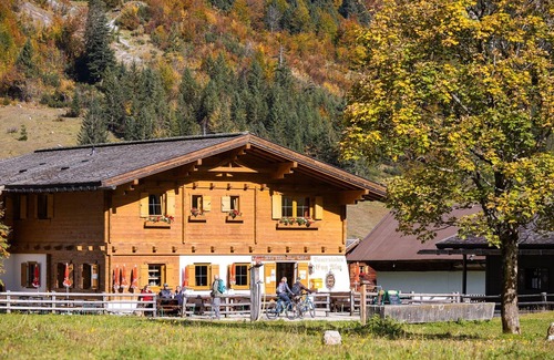 Eng Alm Cabina | Doppelzimmer Nr. 3 - Bauernladen - Almdorf Eng Alm