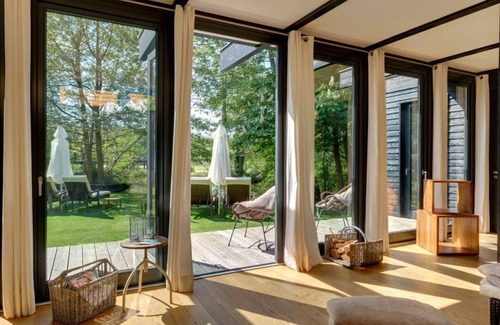 Lubben Casa | Doppelzimmer Superior mit Spreeblick und Direktem Zugang zum Garten - Hotel Strandhaus Boutique