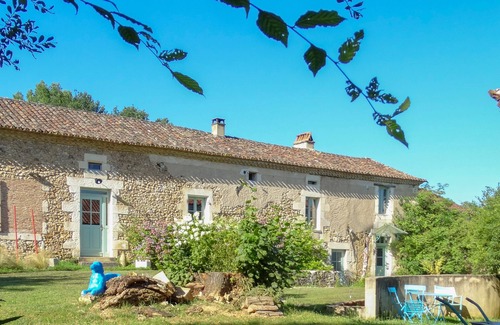 Bourrou Cabaña | Dordogne- Périgueux - Gîte Alep with a 90m² reception room - Piano -3 Bedrooms