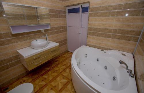 Oshodi-Isolo Hotel | Doreen Grand Hotel and suites