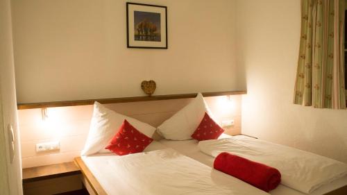 Kaprun Apartamento | Dorfchalets & Apartments - in Kaprun centre including FREE entry Tauern Spa and Summer Card