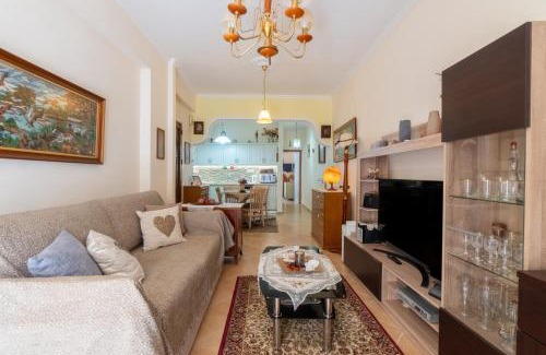 Corfu Town Apartamento | Doris House by GuestCorfu