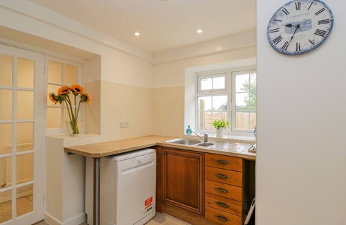 Ibberton Cabaña | DORSET VIEW, pet friendly, with a garden in Ibberton