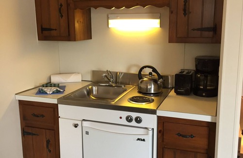 Dennis Port Hotel | Doryman Motel