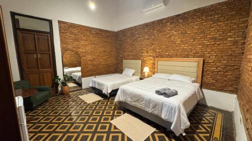 Asuncion Apartamento | Dos habitaciones en casa colonial familiar con piscina en el centro de Asunción
