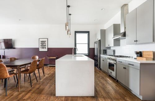 Buena Vista Apartamento | Dottie Loretta Lambert by AvantStay 3 Unit Buyout w 12BR in Heart of Nashville