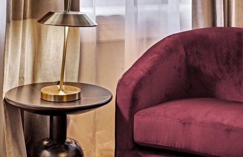 Downtown Baltimore Hotel | Double Bed Cozy Studio in Historic Mt. Vernon