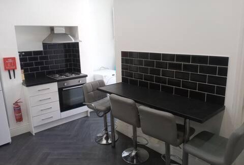 Burnley Casa | Double-bed (E1) close to Burnley city centre