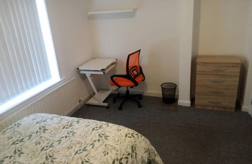 Burnley Casa | Double-bed H4 close to Burnley city centre