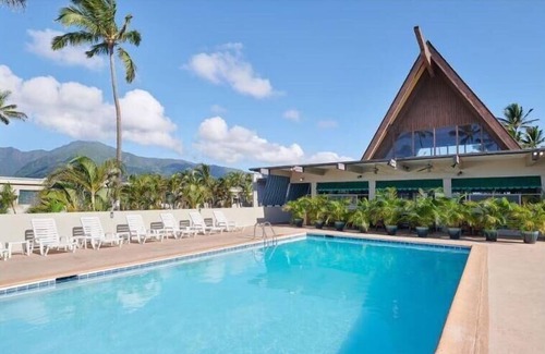 Kahului Apartamento | Double-Bed Room w/ WiFi & Views of Courtyard & Tropical Gardens
