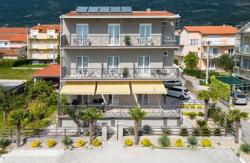 Kastel Sucurac Apartamento | Double bed Room With Private Bathroom and Balcony