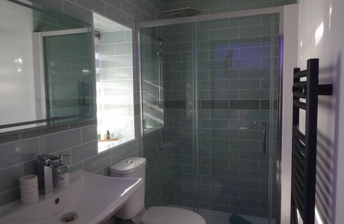 Wigton Otro | Double bedroom with breakfast included at onsite Bistro close to Hadrian's Wall